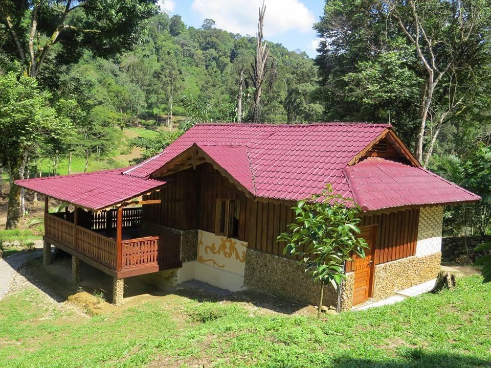 Hôtel Batu Kapal Jungle Houses à Berastagi Extérieur photo